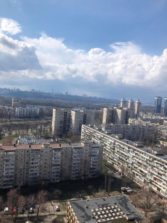 Студія З Неймовірним Краєвидом Біля М Лівобережна Ліфт Інтернет Працює 키예프 외부 사진